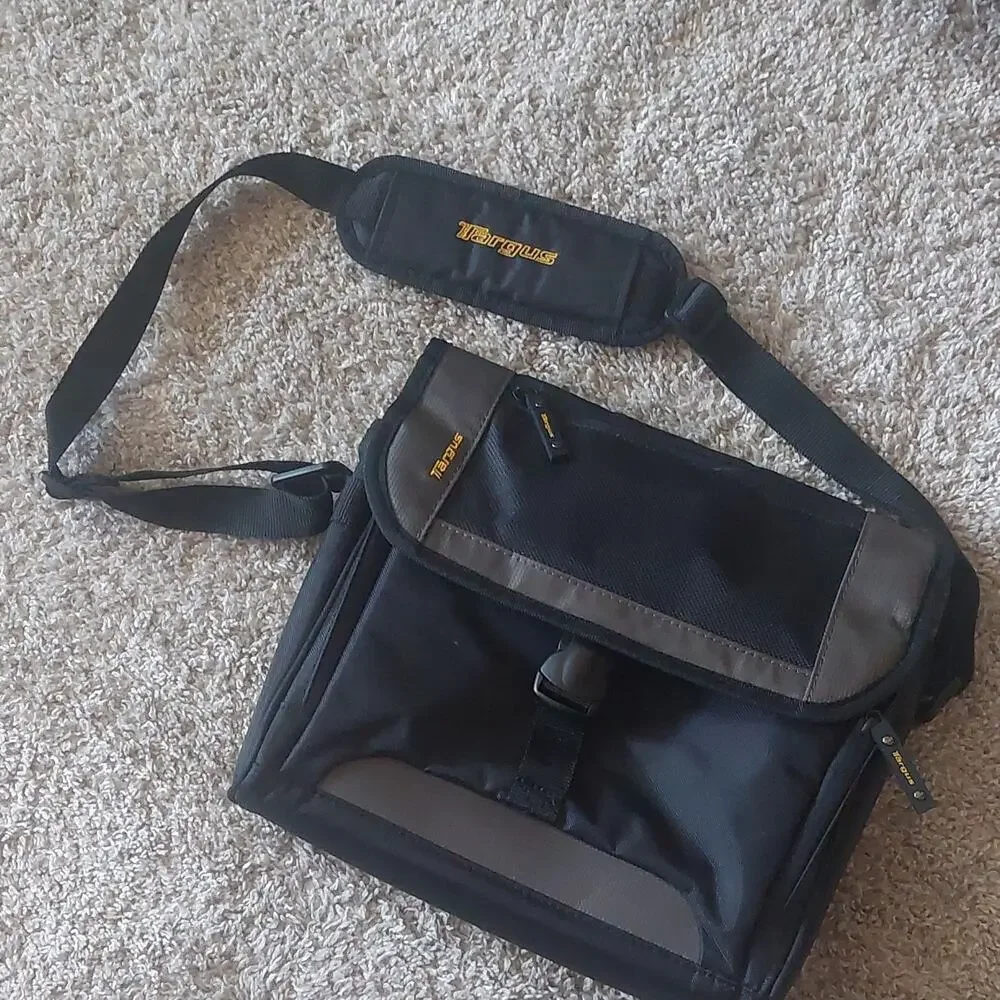 Targus Black/Gray Solid Messenger Bag Buckle & Zip, Adjustable Strap Pockets